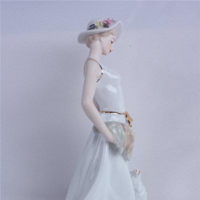 CẢNH TƯỢNG CÔ GÁI VÀ CHÚ CỪU NON